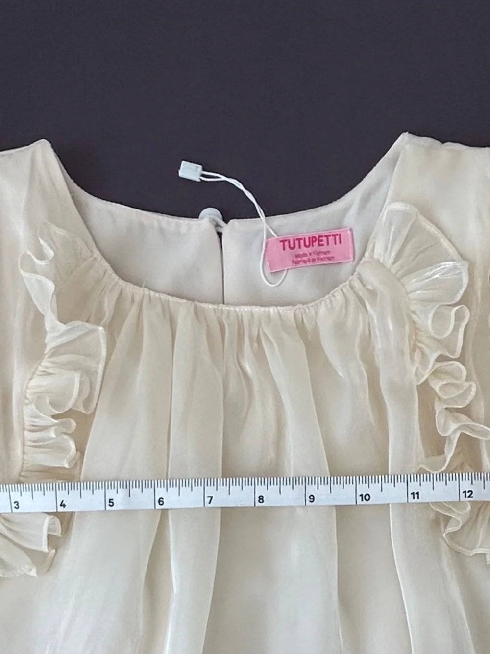 NWOT TUTUPETTI Girls Ivory Organza Pearl Sheen Ruffle Flutter Sleeve Dress